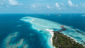 Four Seasons Resort Maldives at Landaa Giraavaru Reveals Manta "Hot Dates" for 2026-27